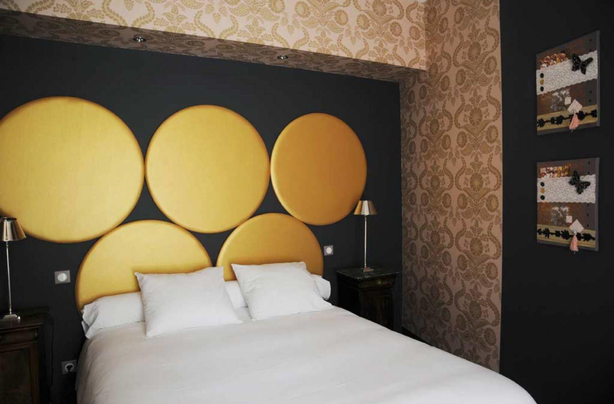 Frédéric Carrion Hôtel et Spa Viré Esterno foto