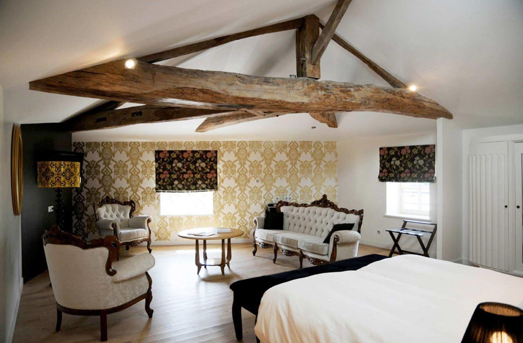 Frédéric Carrion Hôtel et Spa Viré Esterno foto
